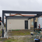 aménagement extérieur avec carport alu à Moncoutant